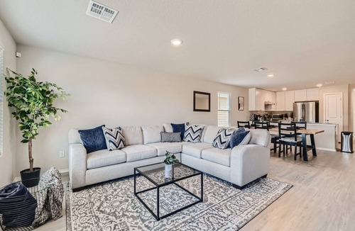 San Antonio House | Gorgeous 4br/2.5ba Home Near Downtown SA/Alamodome