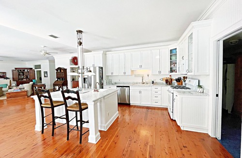 Killearn Lakes House | Gorgeous 5 Bed, 4 Bath, Sleeps 12+, 3 Privacy Suites, Pool, Fire Pit, Private