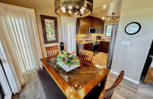 Lihue Condo | Gorgeous 5 br for 12 in Kapaa - Beachfront!