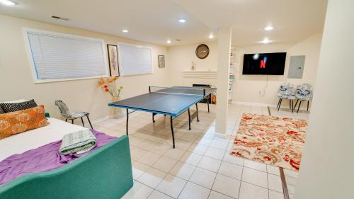 Oxon Hill House | Gorgeous 5BR & 3BA Spacious Home 2 minutes from MGM