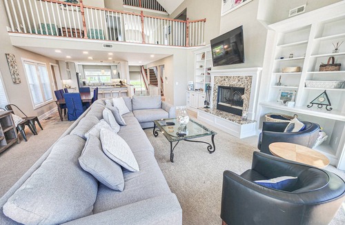 Bay Ridge House | Gorgeous 6 Bed, 5 Bath Beachfront Home With Private Beach!