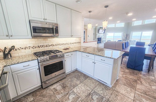 Bay Ridge House | Gorgeous 6 Bed, 5 Bath Beachfront Home With Private Beach!