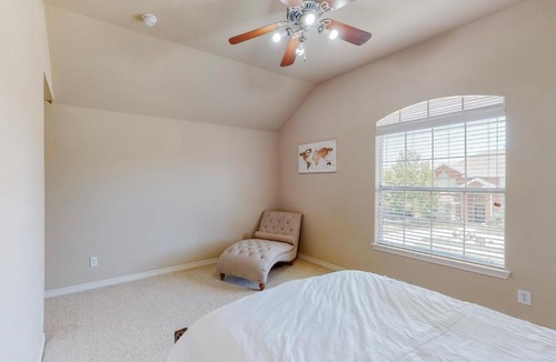 Plano Villa | Gorgeous 6 Bedroom Plano Home
