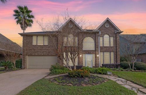 Deer Park House | Gorgeous 6BR 3 5 Bth Home with Pool and Game Room