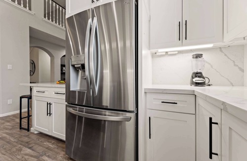 Deer Park House | Gorgeous 6BR 3,5 Bth Home with Pool and Game Room