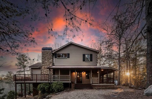 Mineral Bluff Ski Chalet | Gorgeous 6BR Cabin w/Spa, Firepit, Arcade& Mountain View