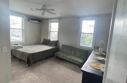 Queens House | Gorgeous 7-bedroom house with AC in Rockaway Park
