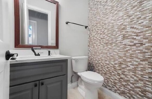 Woodlake - Briar Meadow House | Gorgeous 7200 sq ft estate with AC in vibrant Houston Galleria Area