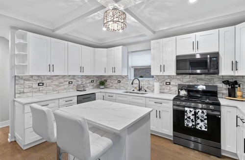 Cragin House | Gorgeous 7BD Home w/Garage