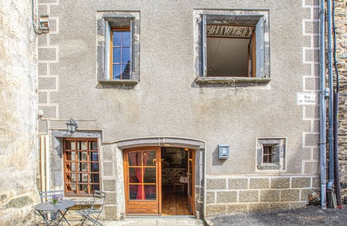 Saint-Chely-d'Aubrac Apartment | Gorgeous apartment in Saint-Chely-d'Aubrac
