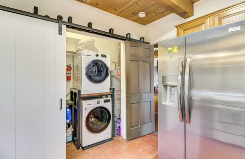 Northeast Heights House | Gorgeous Adobe Home: Classic Santa Fe Style in ABQ