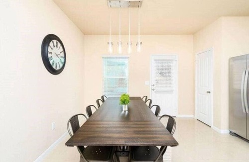 Austin House | Gorgeous and Close to Everything