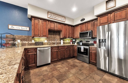 Branson Condo | Gorgeous and Large Condo, Elevator, Pool, Ozark Views! Close to Branson strip!