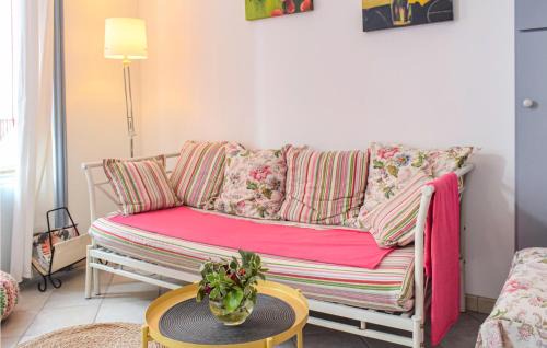 Arromanches-les-Bains Apartment | Gorgeous Apartment In Arromanches