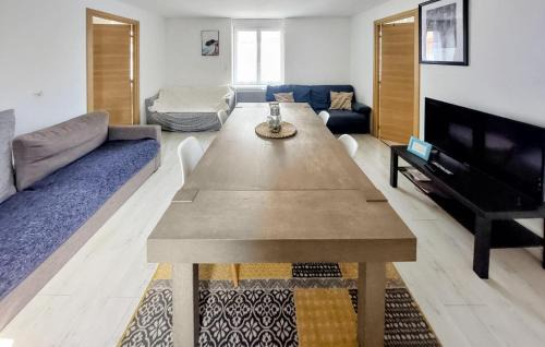 Grand-Fort-Philippe Apartment | Gorgeous Apartment In Grand-Fort-Philippe