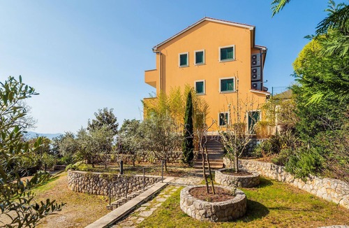Donji Kraj Apartment | Gorgeous apartment in Moscenicka Draga