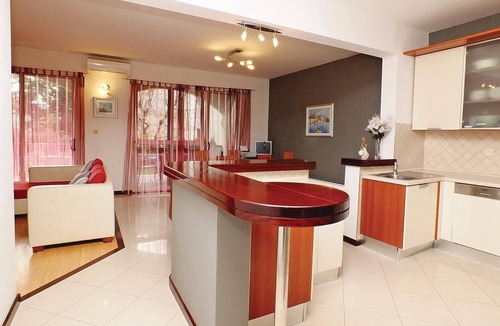 Kastel Stafilic Apartment | Gorgeous apartment in Kastel Stafilic