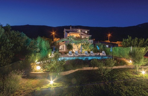 Kastel Luksic Apartment | Gorgeous apartment in Kastel Luksic