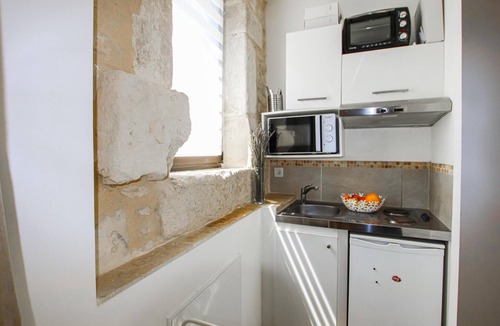 Saint-Restitut Apartment | Gorgeous apartment in St Restitut