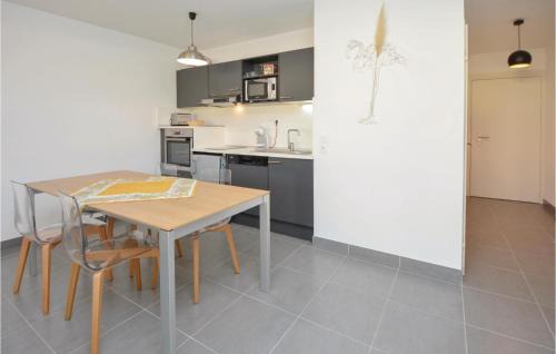 Aigues-Mortes Apartment | Gorgeous Apartment In Aigues-Mortes