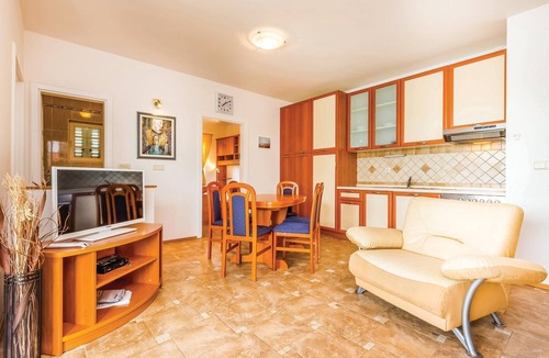 Banjol Apartment | Gorgeous apartment in Banjol with WiFi