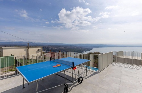 Bregi Apartment | Gorgeous apartment in Bregi with sauna