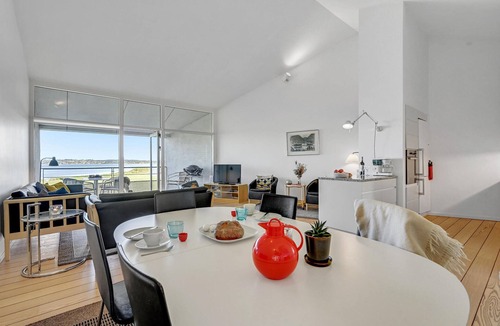 Syddjurs Kommune Apartment | Gorgeous apartment in Ebeltoft with sauna