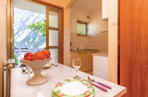 Jadranovo Apartment | Gorgeous apartment in Jadranovo with WiFi
