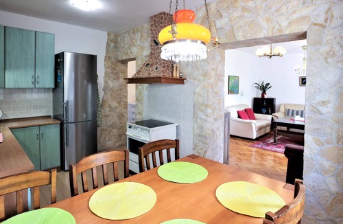 Zurkovo Apartment | Gorgeous apartment in Kostrena with WiFi