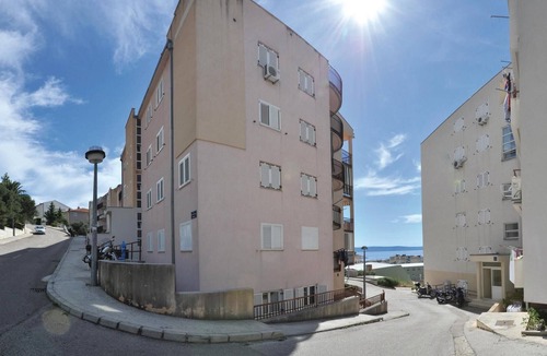 Gorinka Apartment | Gorgeous apartment in Makarska with WiFi