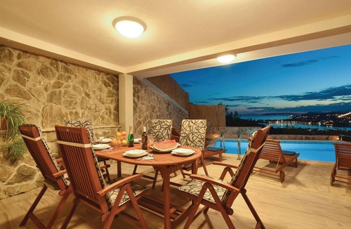 Podstrana Apartment | Gorgeous apartment in Podstrana