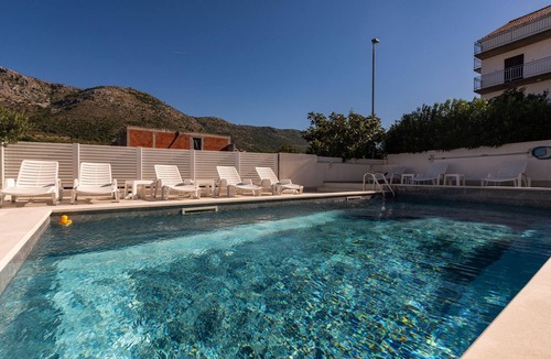 Zvekovica Apartment | Gorgeous apartment in Zvekovica
