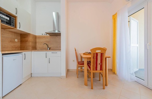 Kosljun Apartment | Gorgeous apartment in Kosljun with WiFi