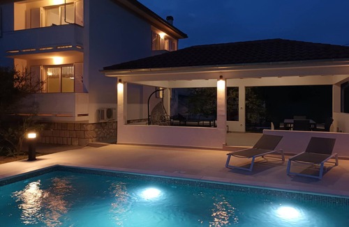 Kampor Apartment | Gorgeous apartment in Kampor with WiFi