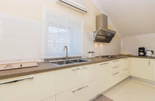 Kali Apartment | Gorgeous apartment in Kali with WiFi