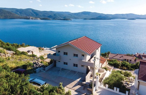 Komarna Apartment | Gorgeous apartment in Klek with house sea view