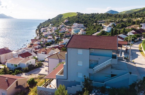 Komarna Apartment | Gorgeous apartment in Klek with house sea view