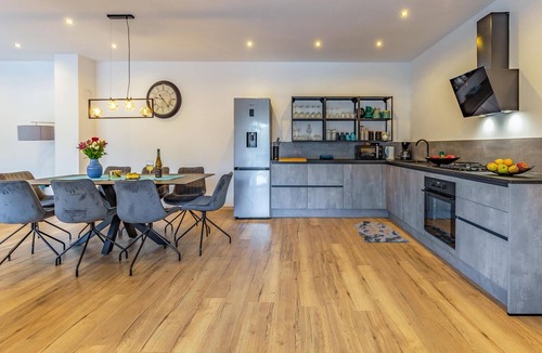 Snasici Apartment | Gorgeous apartment in Labin with WiFi