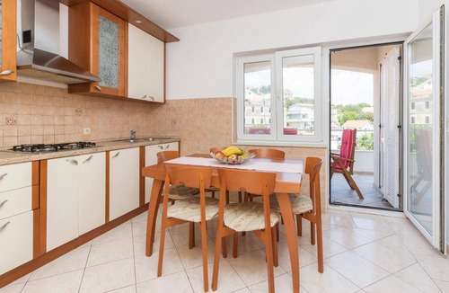 Komoseva Apartment | Gorgeous apartment in Mali Iz with WiFi