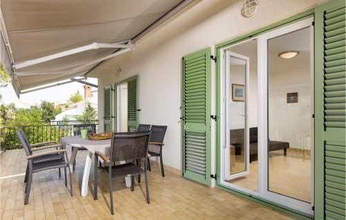 Omisalj Apartment | Gorgeous Apartment In Malinska