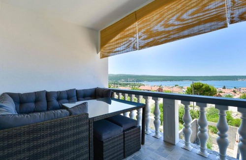 Gornji Karin Apartment | Gorgeous apartment in Obrovac with WiFi