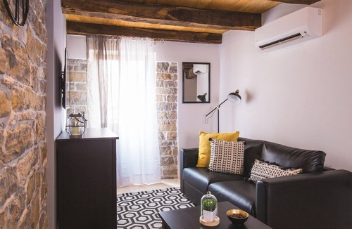 Oprtalj Apartment | Gorgeous apartment in Oprtalj with WiFi