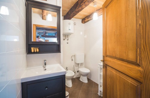Oprtalj Apartment | Gorgeous apartment in Oprtalj with WiFi
