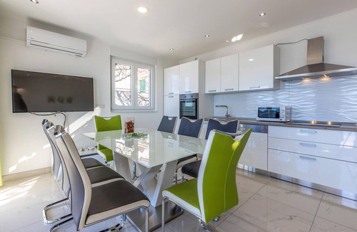 Povile Apartment | Gorgeous apartment in Povile with house sea view