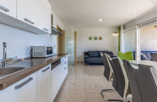 Povile Apartment | Gorgeous apartment in Povile with house sea view