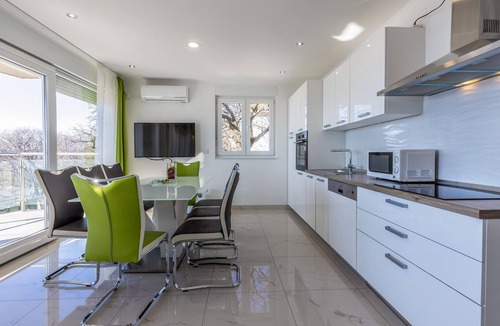 Povile Apartment | Gorgeous apartment in Povile with house sea view