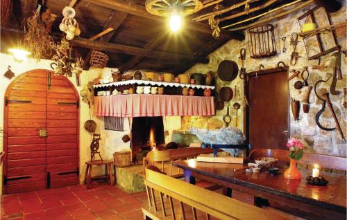 Mugeba Apartment | Gorgeous Apartment In Porec-Mugeba With Wifi