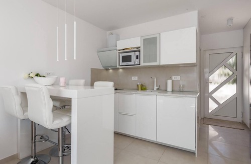 Stinica Apartment | Gorgeous apartment in Stinica with house sea view