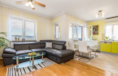 Volosko Apartment | Gorgeous apartment in Volosko with WiFi