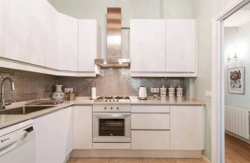 L'Antiga Esquerra de l'Eixample Apartment | Gorgeous apartment on sought after pedestrian street - Casa Granada